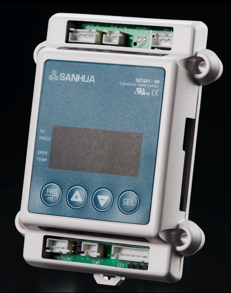 SANHUA smart controller kit featuring electronic expansion valve, pressure sensor, temperature probes, and microcomputer control module for energy-saving commercial refrigeration