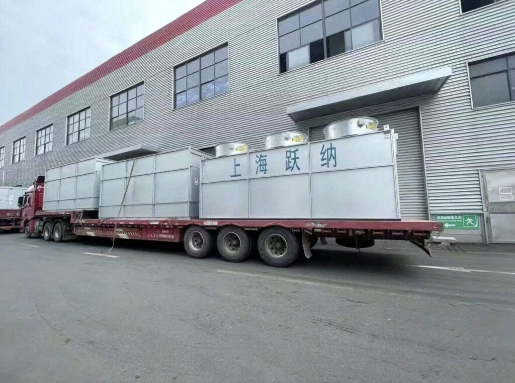 Shanghai Yuena custom industrial commercial refrigeration equipment loaded for overseas delivery.